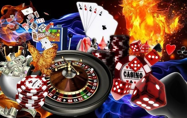 Pemuda Indonesia menikmati permainan slot online melalui perangkat mobile dengan antarmuka bahasa Indonesia yang mudah